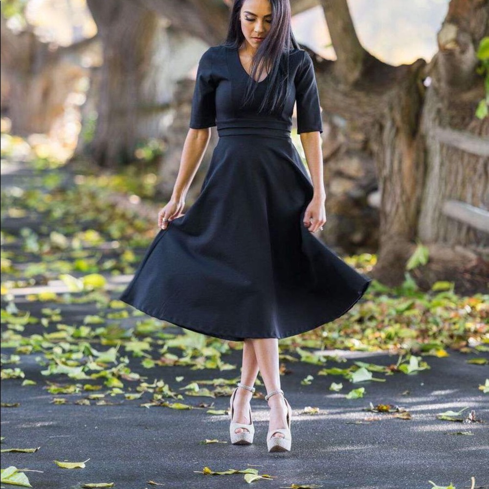 BRIGITTE BRIANNA V-NECK GALA DRESS in Navy